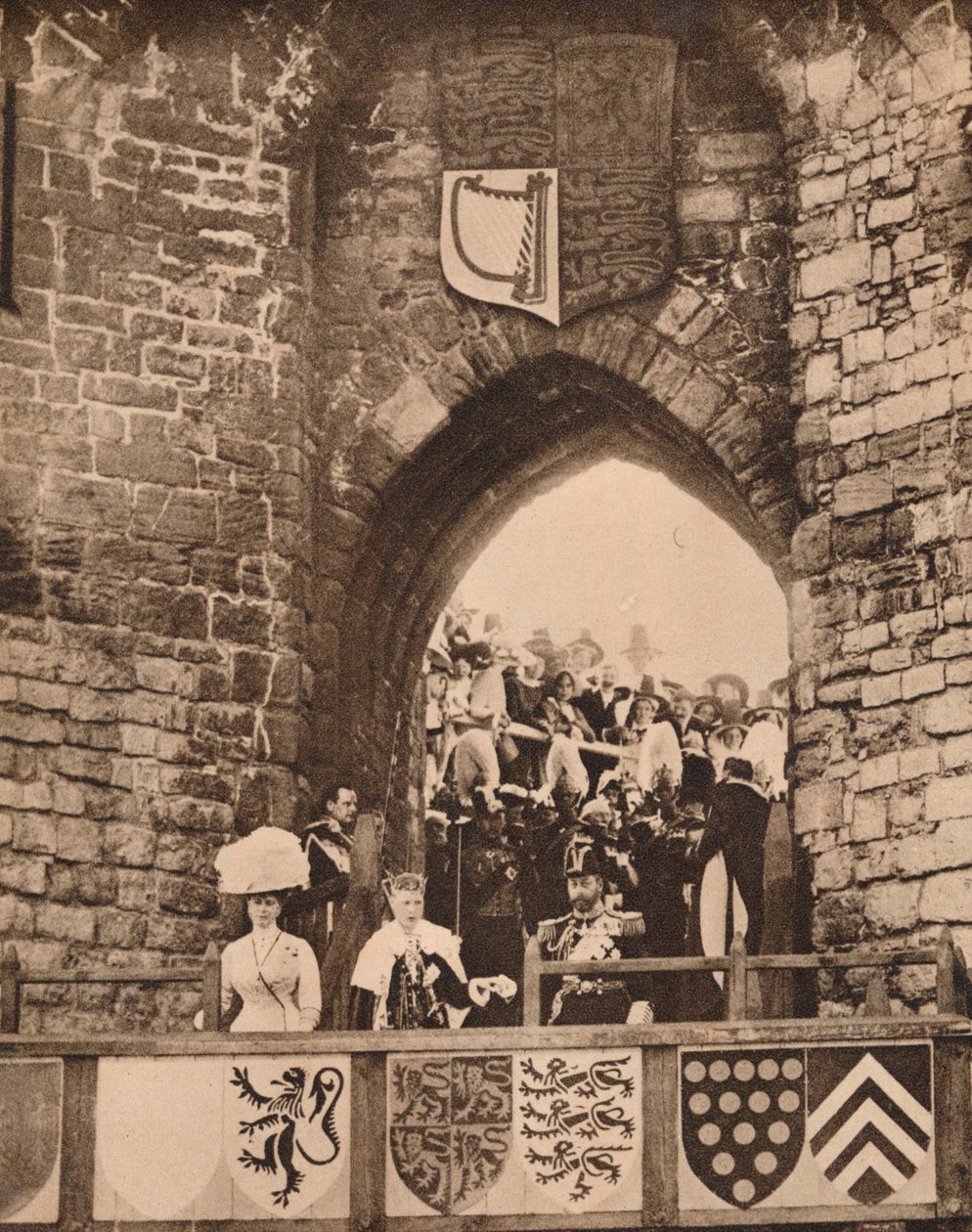 Walesin prinssin virkaan asettaminen Caernarvonin linnaan, 13. heinäkuuta 1911 1935 tekijältä Unbekannt