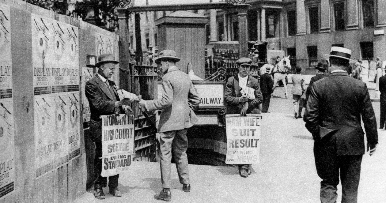 Lounasajan sanomalehtilehtien otsikot, Trafalgar Square, Lontoo, 1926-1927 tekijältä Unbekannt
