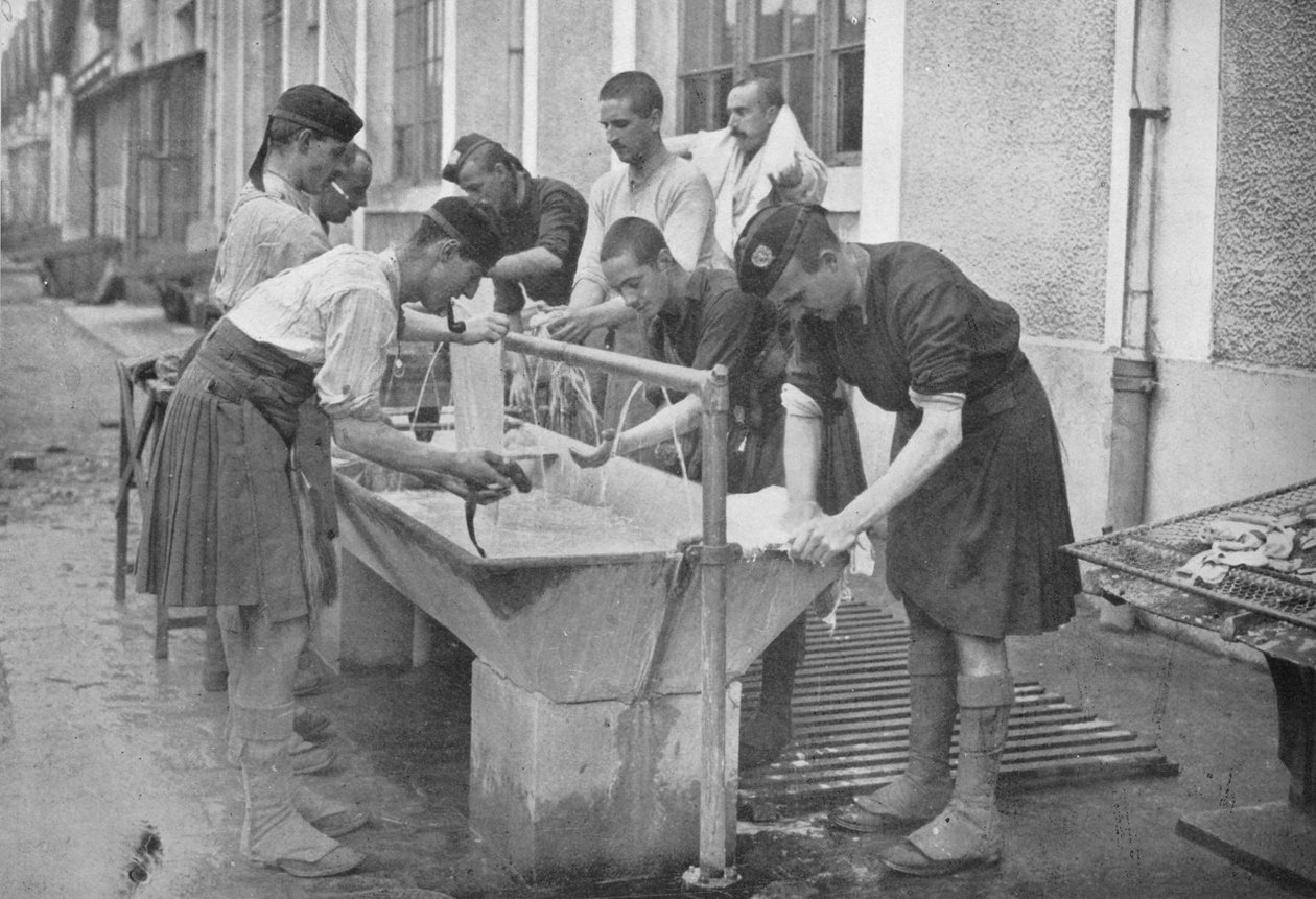Aamukäymälä mantereella, 1914 tekijältä Unbekannt