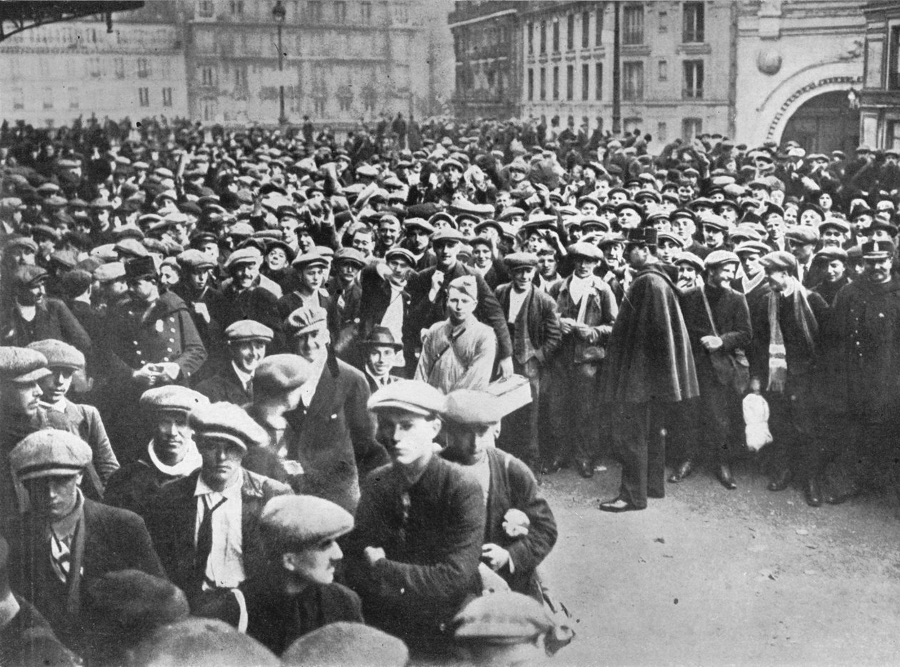 Uudet Ranskan armeijat: Varusmiehet ja vapaaehtoiset, jotka odottavat ilmoittautumista palvelukseen, 1915 tekijältä Unbekannt