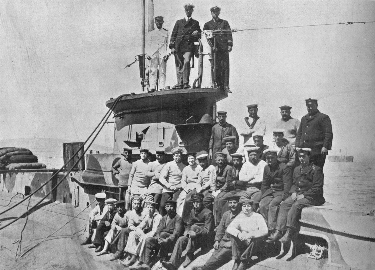 HM-sukellusvene E14, 1915 upseerit ja miehistö. tekijältä Unbekannt
