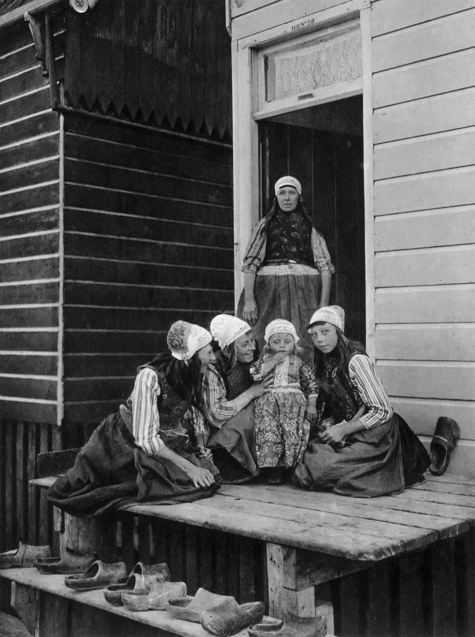 Perheen ylpeys, Marken, Alankomaat, 1934 tekijältä Unbekannt