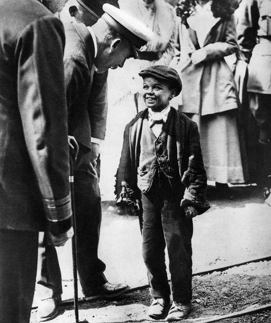 Kuninkaallinen vierailu Sunderlandiin, 1918, 1935 tekijältä Unbekannt