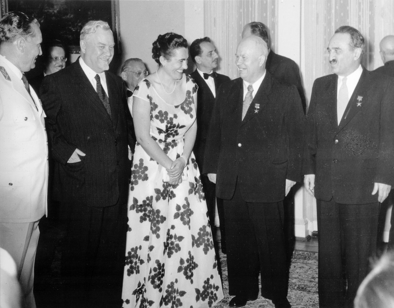 Belgradin julistuksen allekirjoitusseremonia, Belgrad, Jugoslavia, 2. heinäkuuta 1955 tekijältä Unbekannt