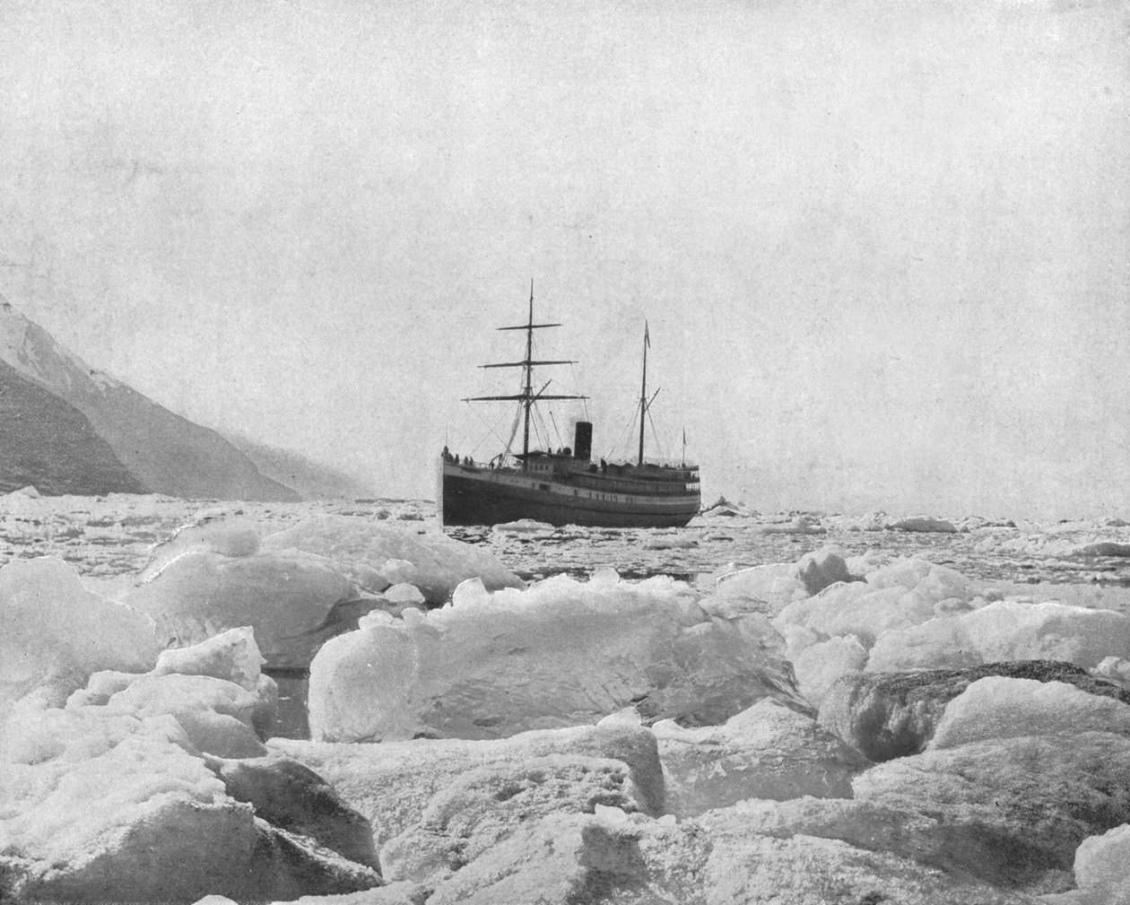 Höyrylaiva Queen, Glacier Bay, Alaska, USA, c1900. tekijältä Unbekannt