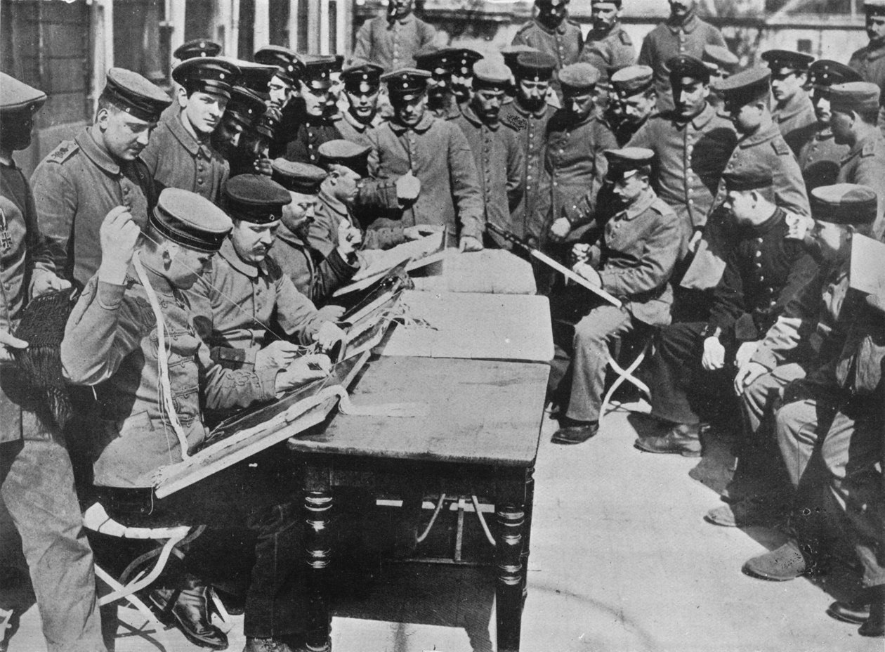 Saksalaisten haavoittuneiden hoito, 1915 tekijältä Unbekannt