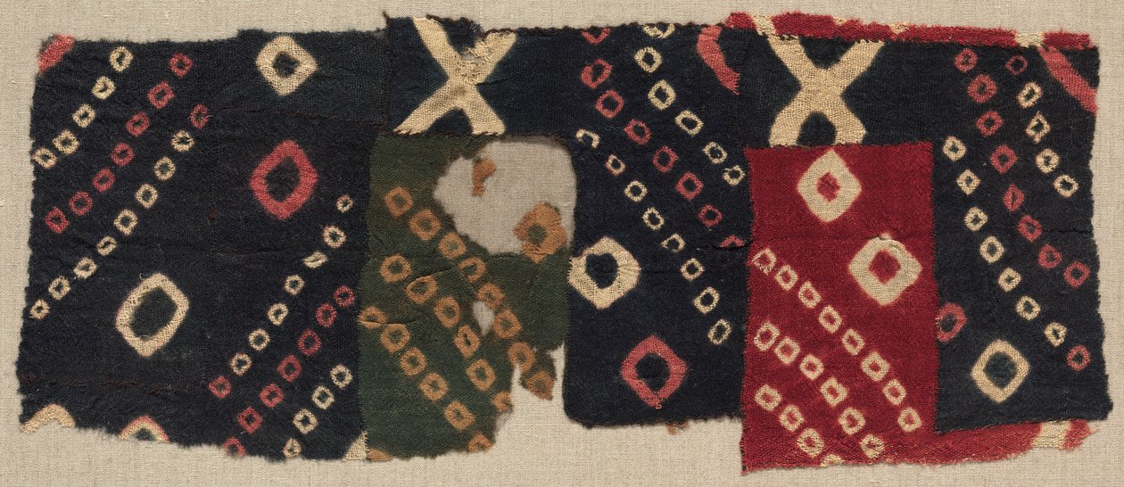 Tie-Dyed Fragment, n. 700-1100 jKr. tekijältä Unbekannt