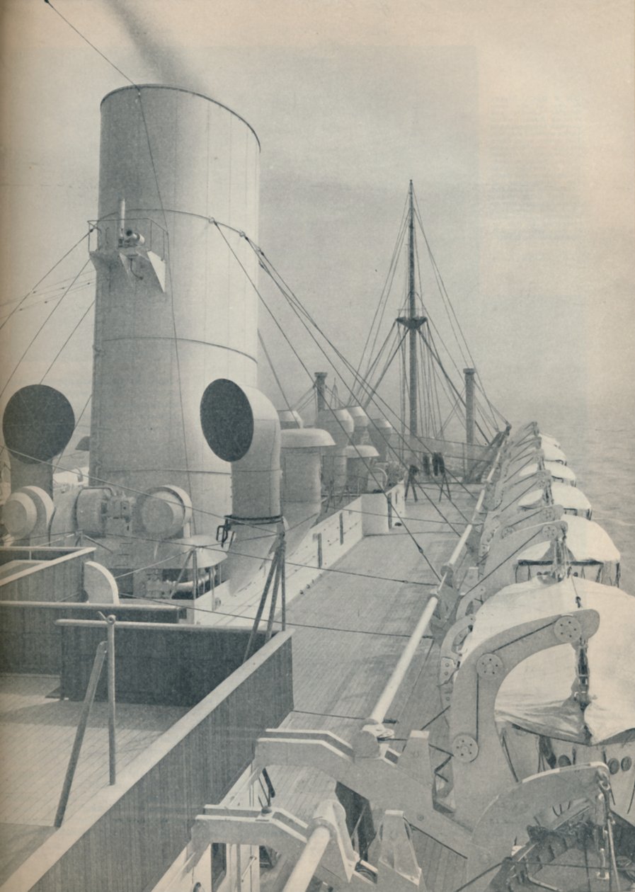 Strathmoren yläkansi moderneilla pelastusveneillä, 1936 tekijältä Unbekannt