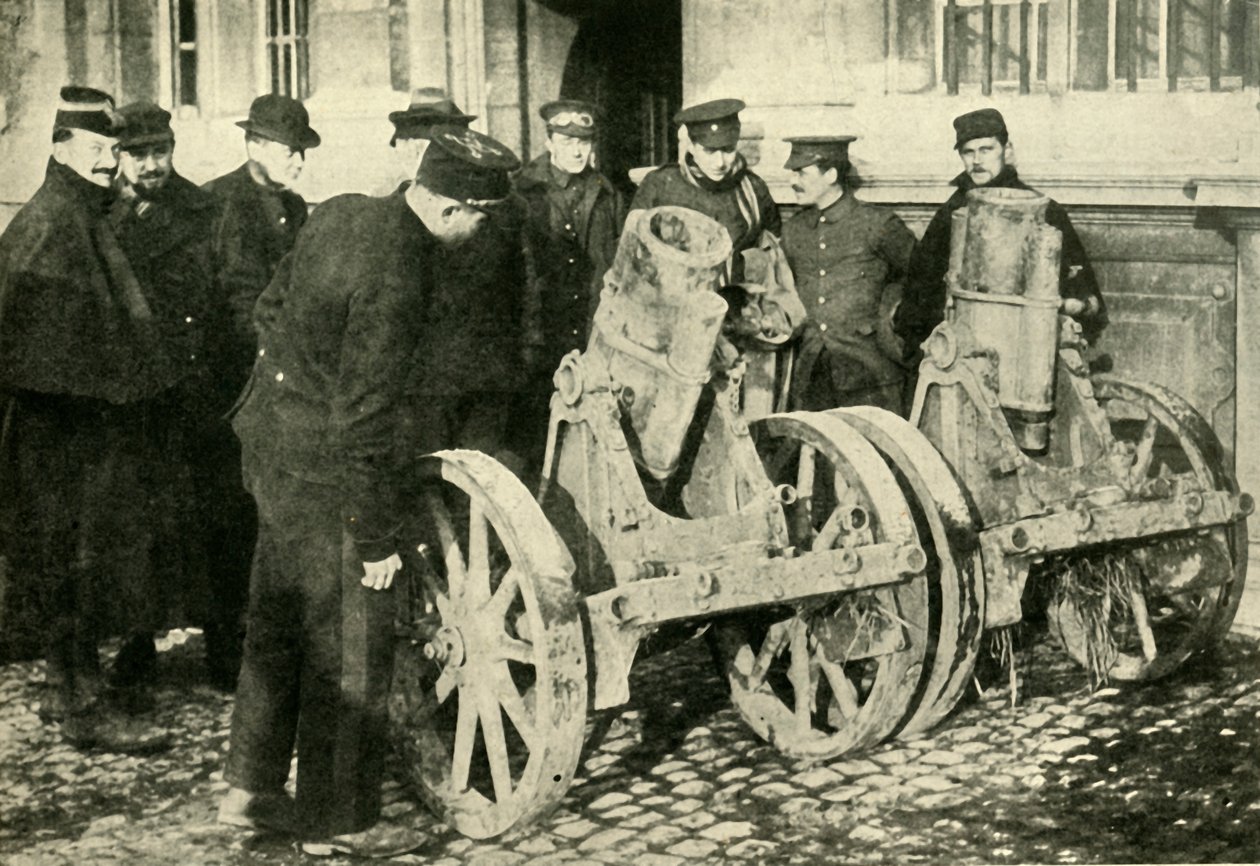 Saksalaisilta vangitut kranaatit, ensimmäinen maailmansota, 1914, c1920. tekijältä Unbekannt