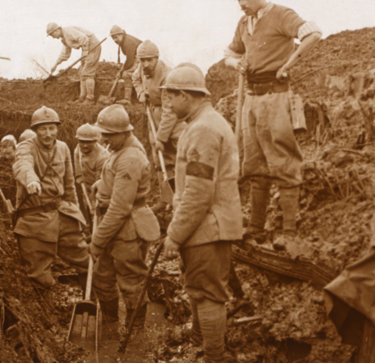 Kaivannot, Quennevières, Pohjois-Ranska, c1914-c1918 tekijältä Unbekannt