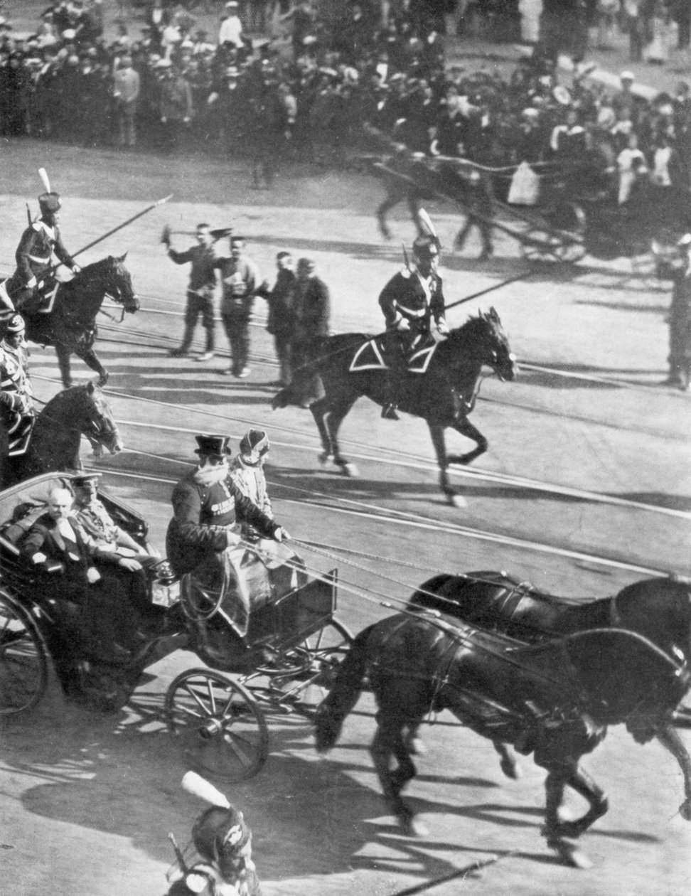 Tsaari Nikolai II vierailevan Ranskan presidentin Poincaren kanssa Pietarissa, Venäjällä, 21. heinäkuuta 1914. tekijältä Unbekannt