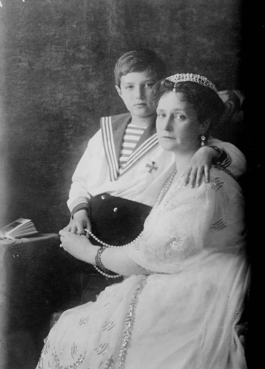 Tsarevitš Aleksei Venäjän ja tsaariina Aleksandra, c1910. tekijältä Unbekannt