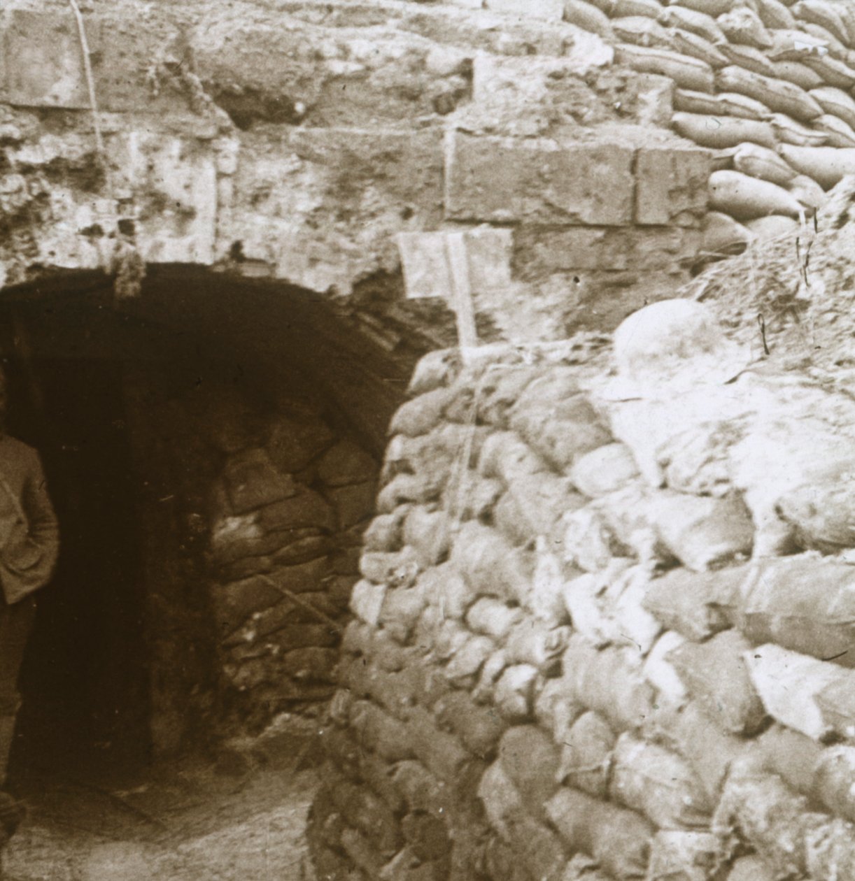 Tunnel, Mt Helmet, Ranska, c1914-c1918 tekijältä Unbekannt