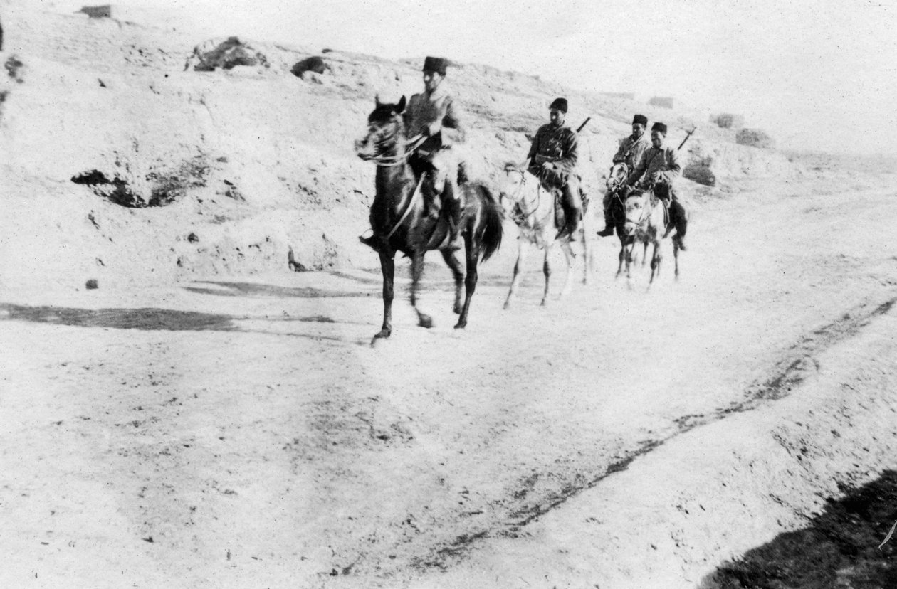 Turkkilaiset sotilaat lähtevät Mosulista, Mesopotamia, ensimmäinen maailmansota, 1918 tekijältä Unbekannt