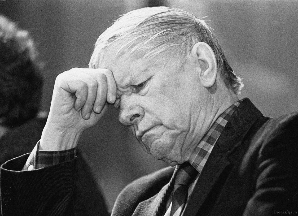 Vasil Bykaw 1924-2003, 1990-luku tekijältä Unbekannt