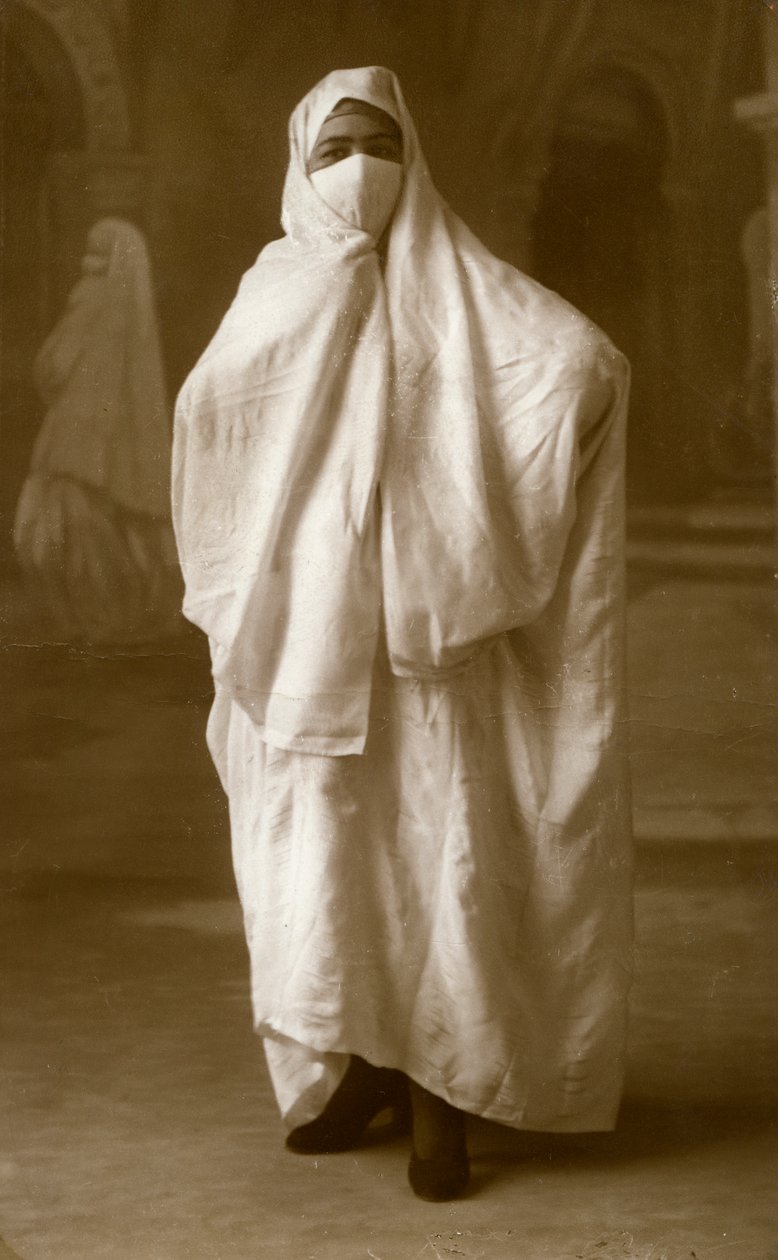 Hunnullinen nainen, Alger, Algeria, 1943 tekijältä Unbekannt