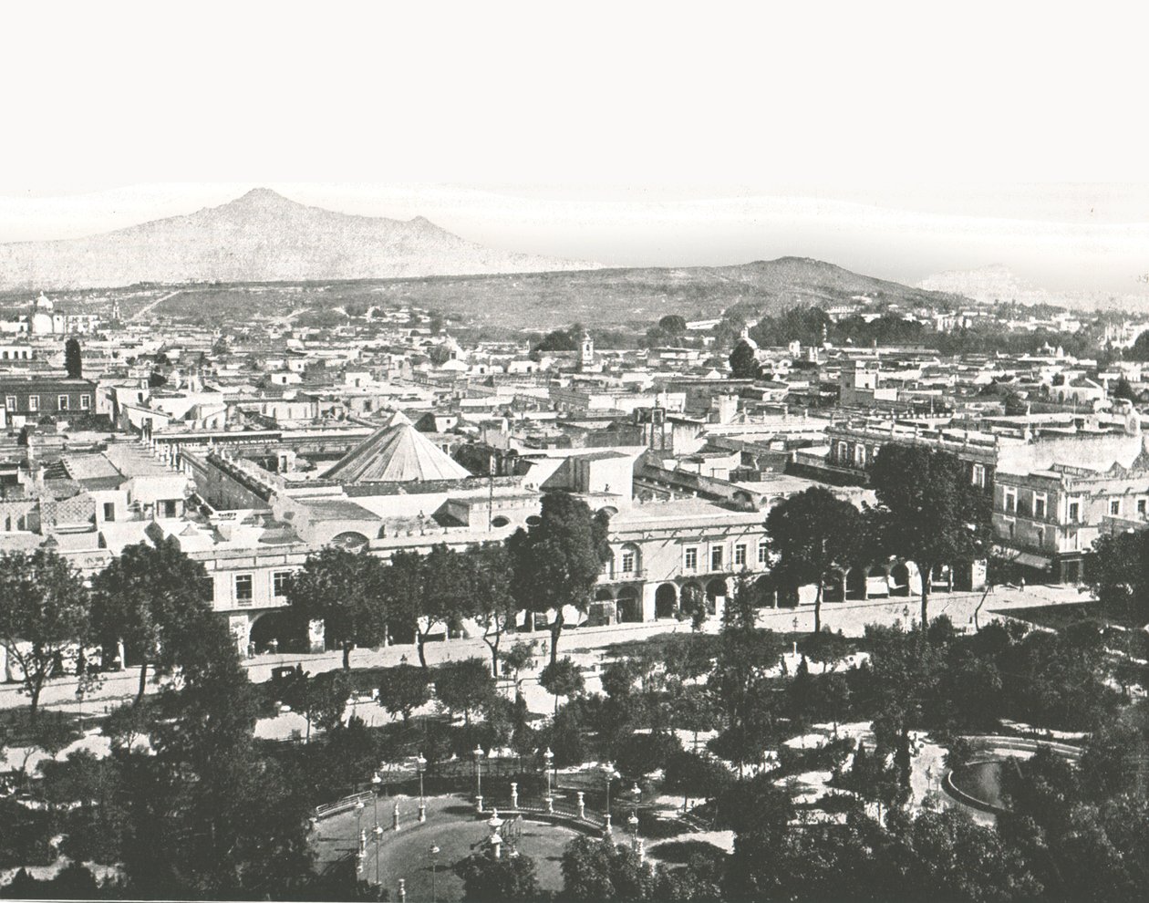 Näkymä katedraalilta, Puebla, Meksiko, 1895. tekijältä Unbekannt