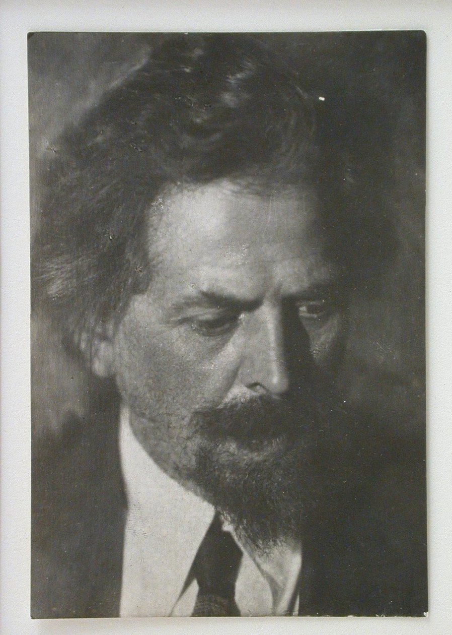 Viktor Aleksandrovitš Vesnin 1882-1950 tekijältä Unbekannt