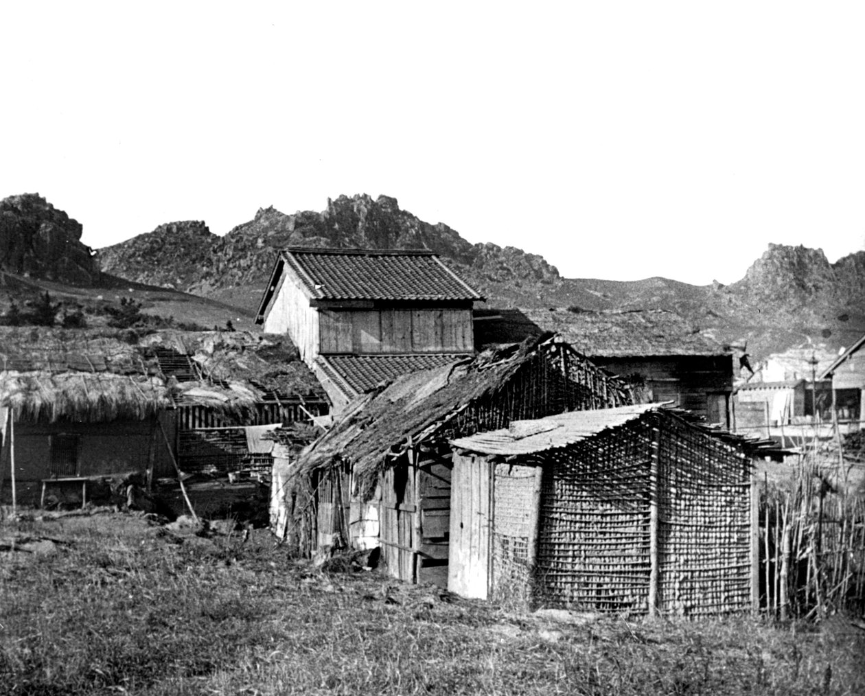 Kylämajat Koreassa, 1900 tekijältä Unbekannt