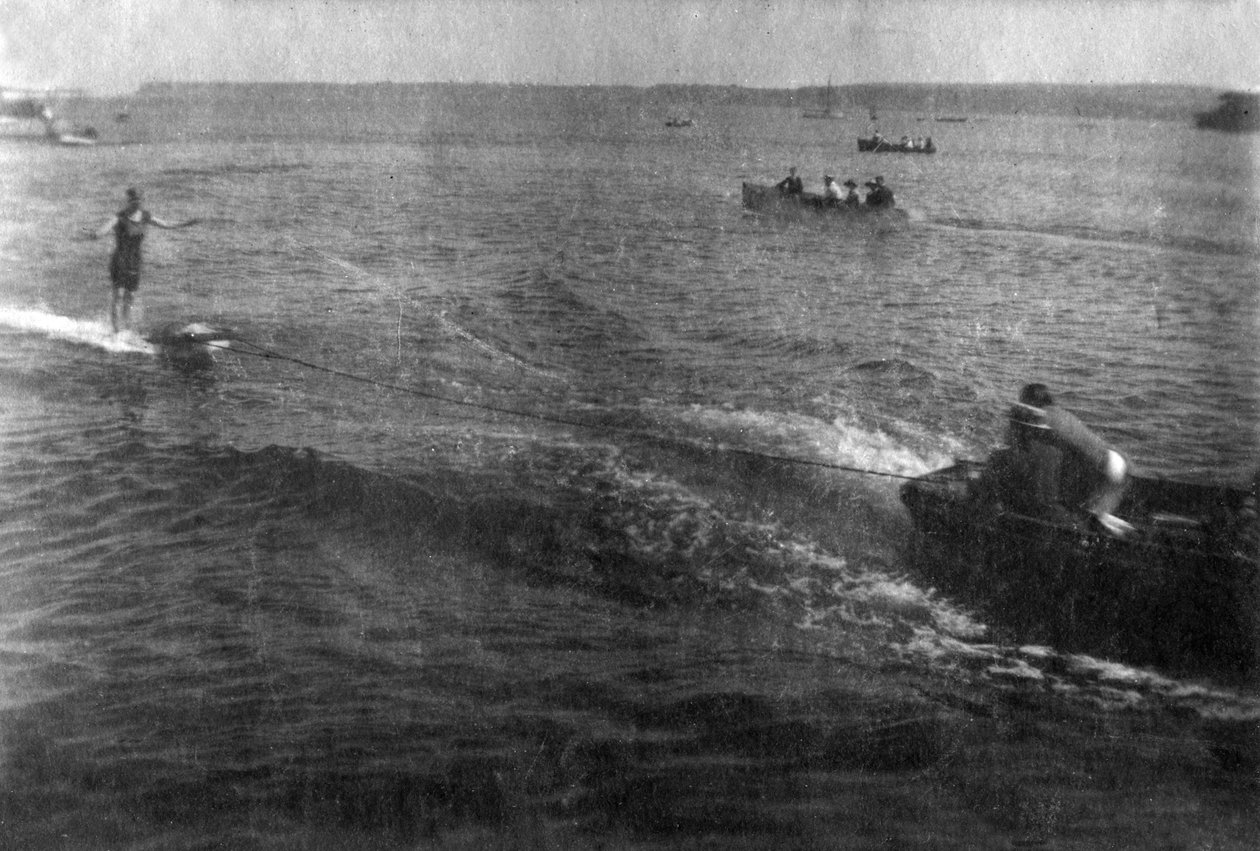 Vesihiihto, 1900-luku tekijältä Unbekannt