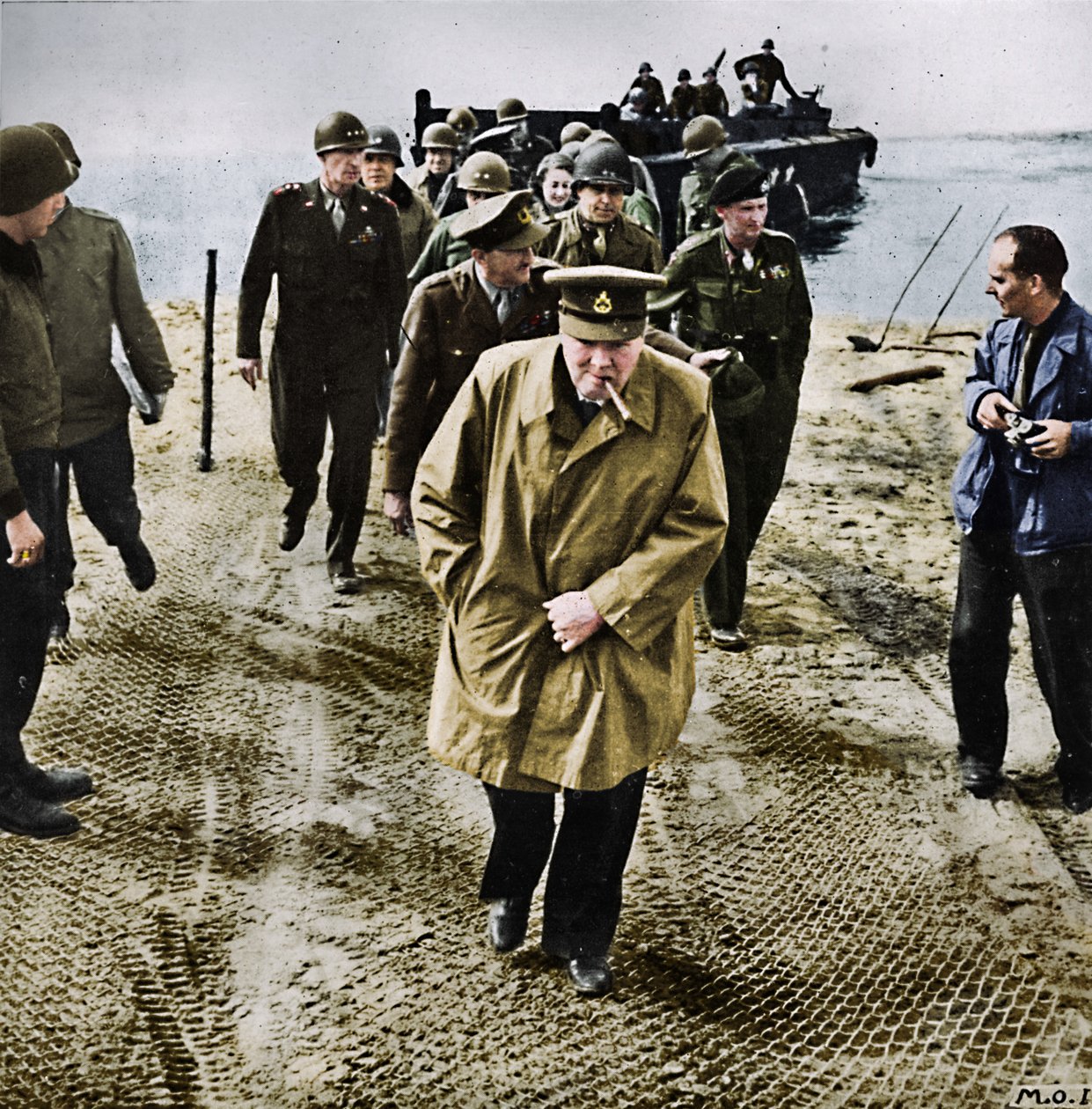Winston Churchill Reinin toisella puolella. Ulos Saksaan! Eteenpäin voittoon!, 1945 tekijältä Unbekannt