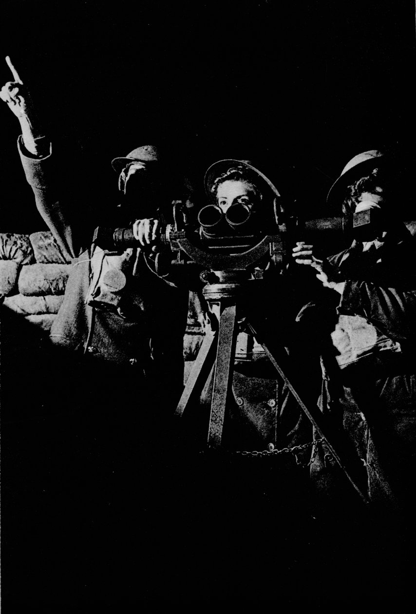 Naiset päivystyksessä ilmatorjuntapatterissa, 1943 tekijältä Unbekannt