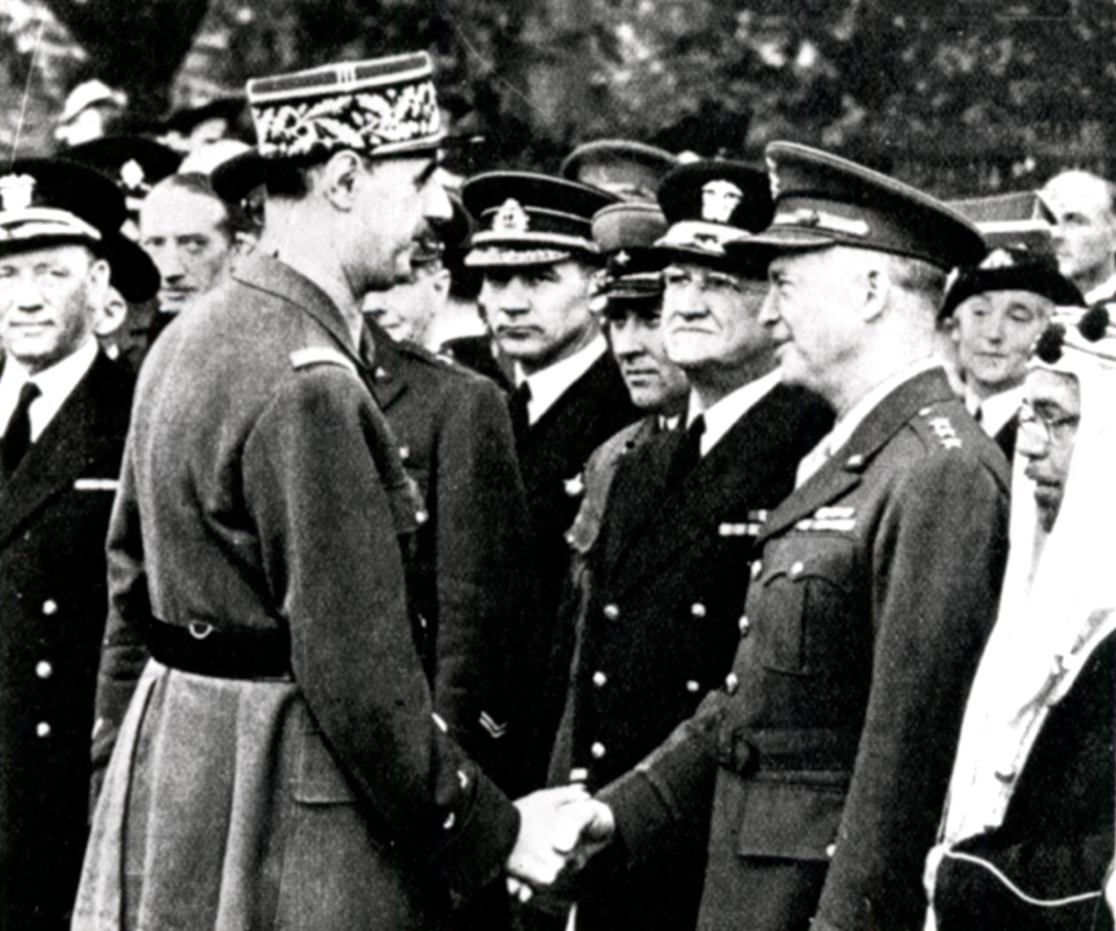 Toinen maailmansota: De Gaulle tervehtii Eisenhoweria, 1944 tekijältä Unbekannt