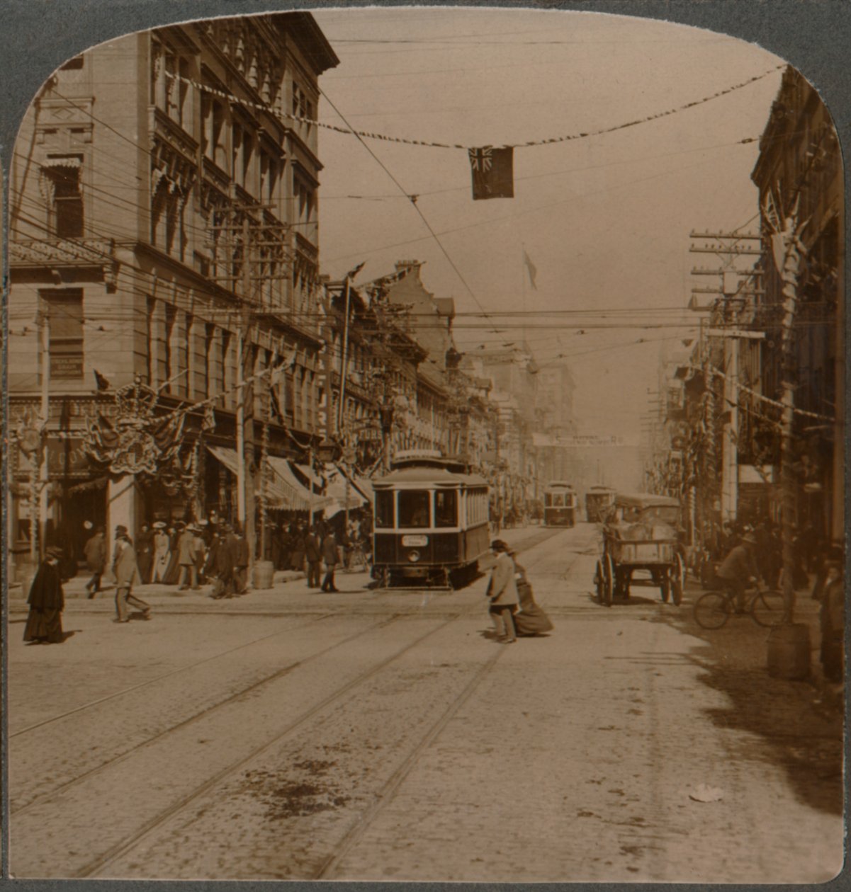 Yonge St., katso pohjoiseen King St.:ltä, Toronton vilkkaasta keskustasta Kanadassa, 1904 tekijältä Unbekannt