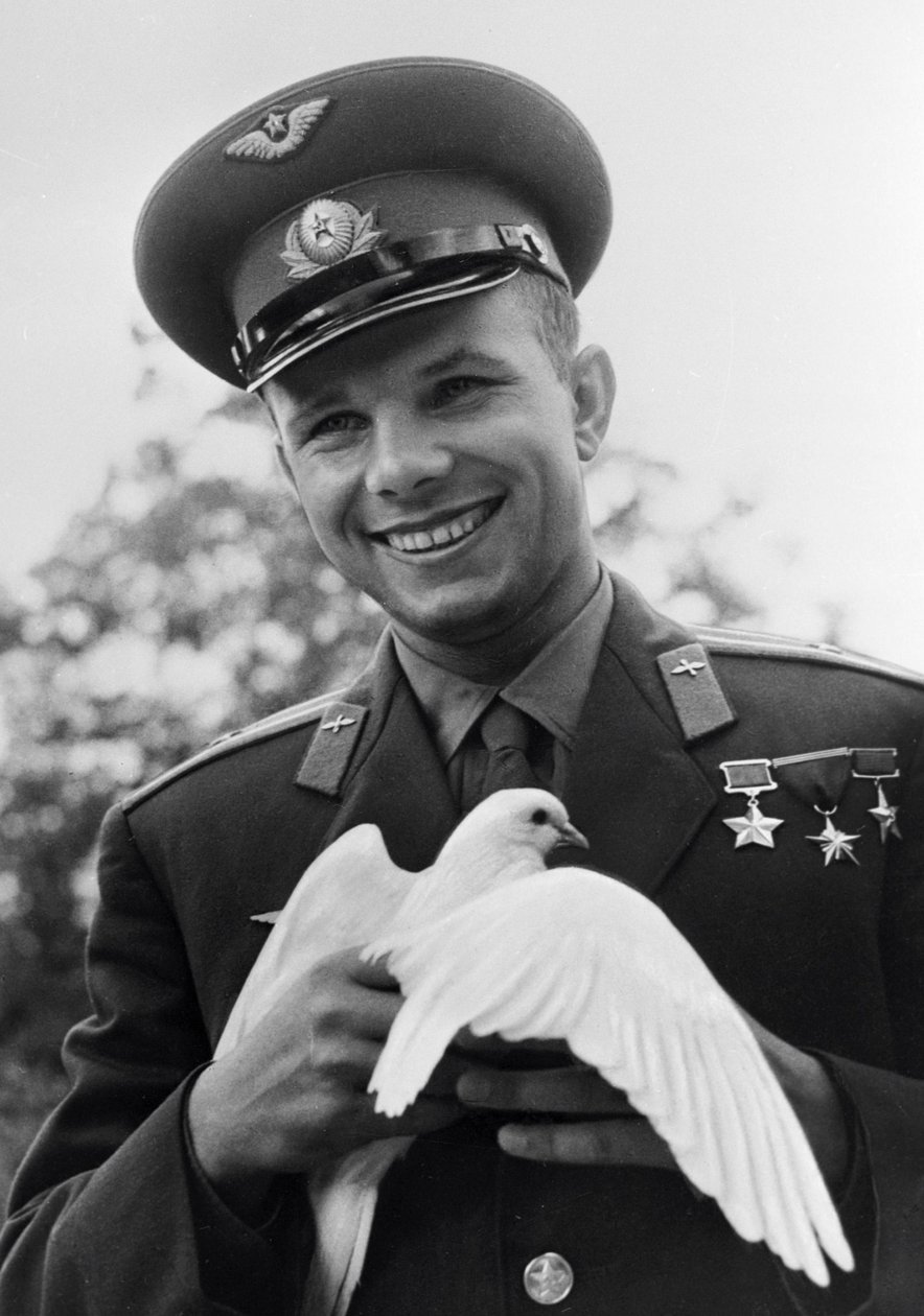 Juri Gagarin, venäläinen kosmonautti, c1963-c1964 tekijältä Unbekannt