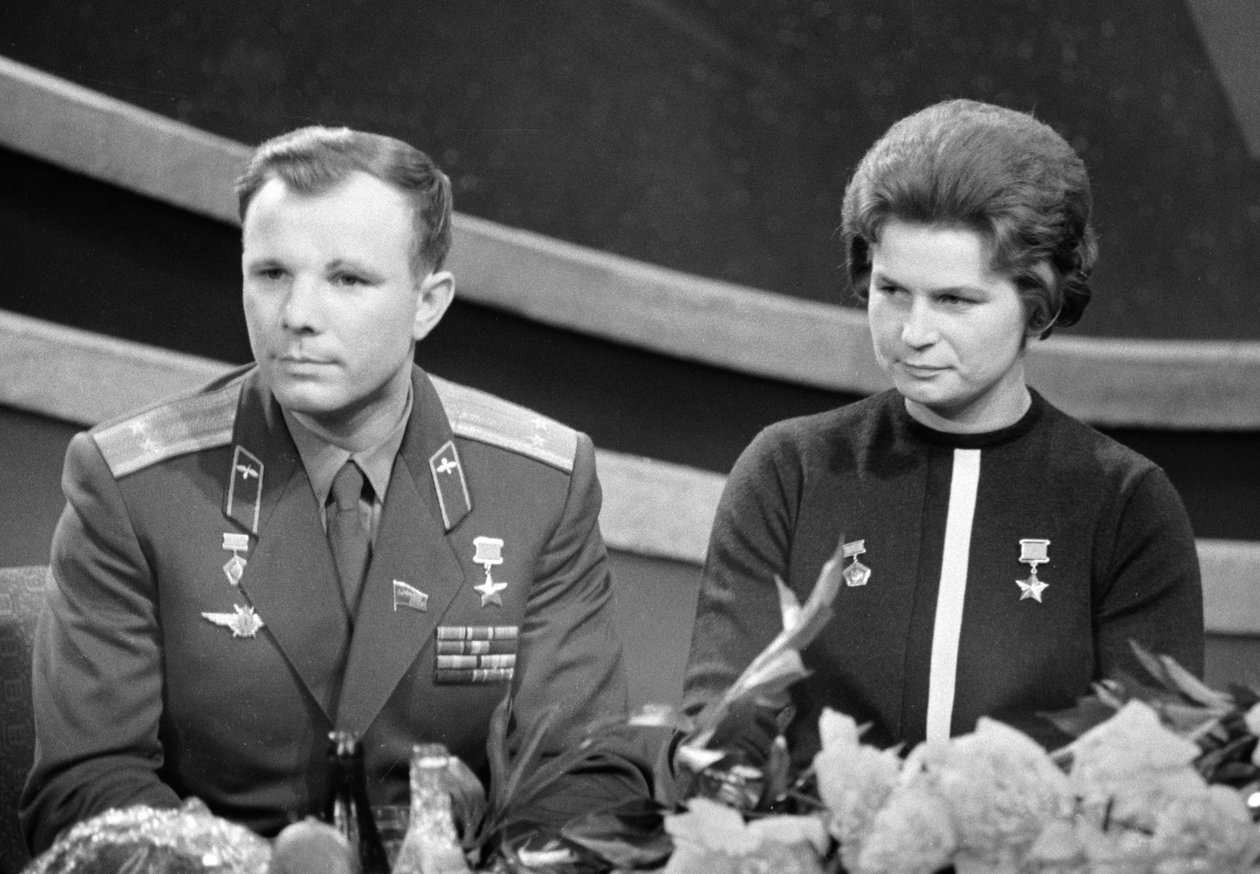 Juri Gagarin ja Valentina Tereškova, venäläiset kosmonautit, 18 tekijältä Unbekannt