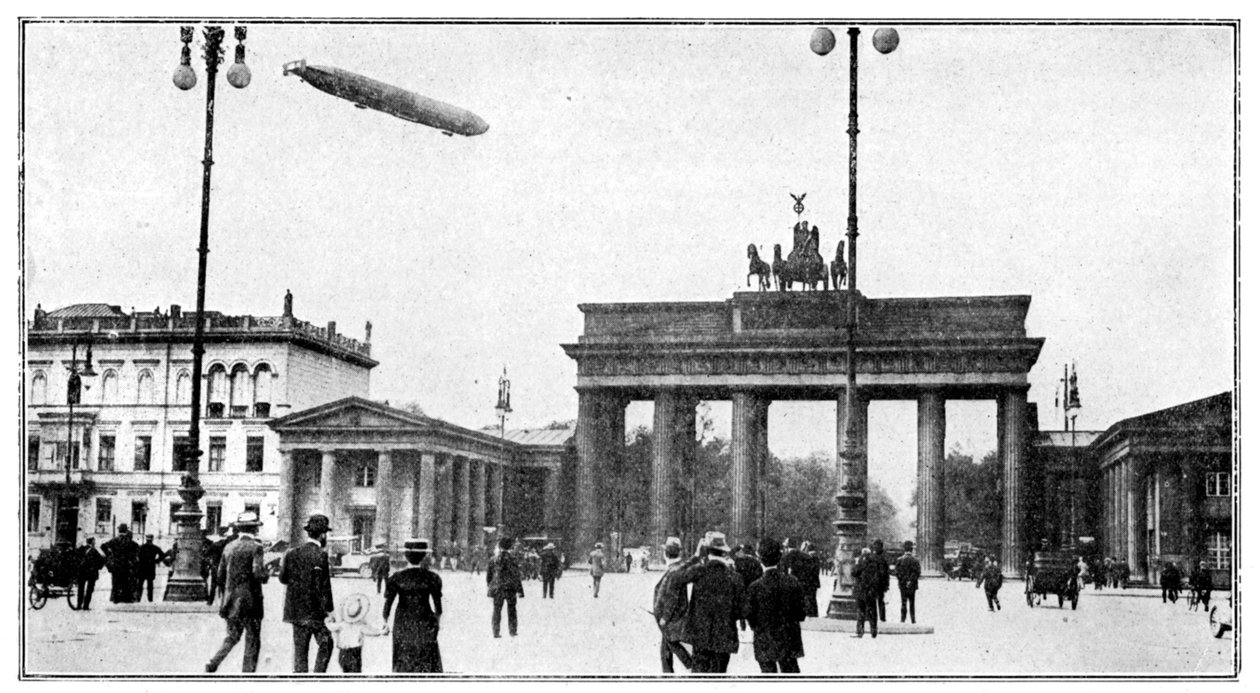 Zeppelin-ilmalaiva ylitti Brandenburgin portin, Berliini, ensimmäinen maailmansota, 1914 tekijältä Unbekannt