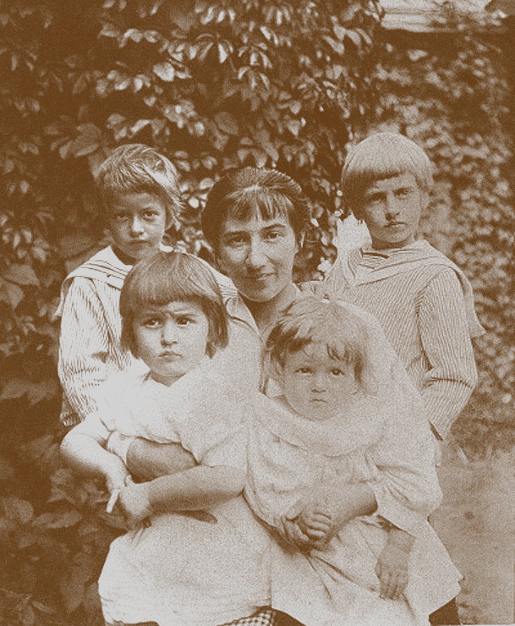 Zinaida Serebriakova lastensa kanssa, 1920-luku tekijältä Unbekannt