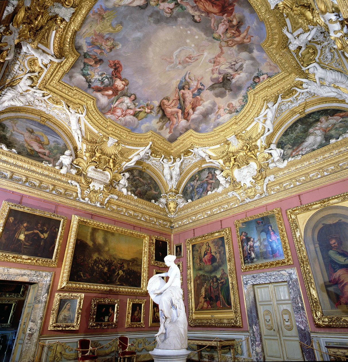 Sala di Gioven (Jupiter-huoneen) sisustus Pietro da Cortonan maalauksilla, Palazzo Pitti, Firenze, Italia tekijältä Unbekannt Unbekannt