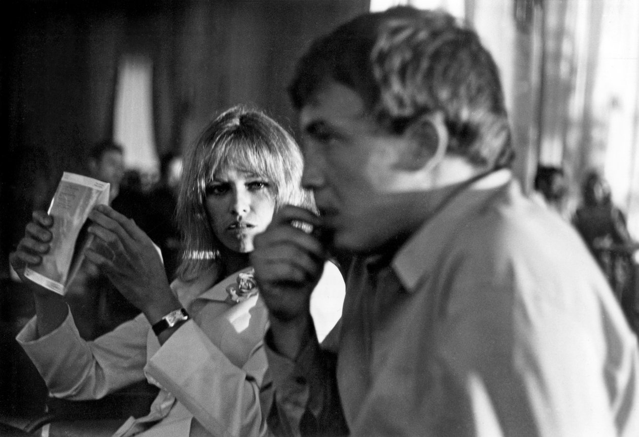 Nathalie Delon ja Stefan Markovic Saint-Tropezissa vuonna 1967 tekijältä Unbekannt Unbekannt