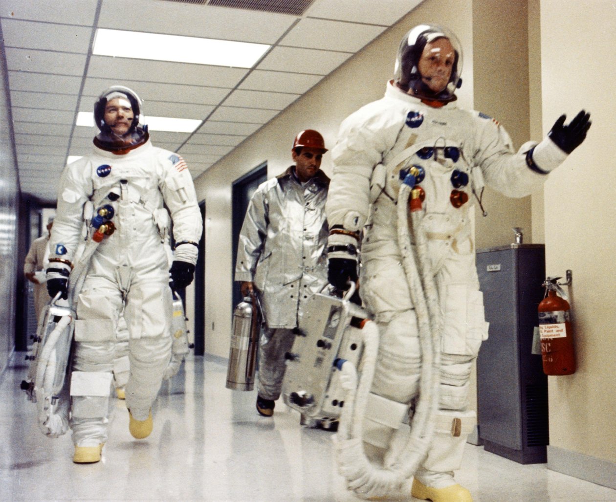 Apollo 11:n miehistö matkalla laukaisukompleksiin, 1969 tekijältä Unbekannt Unbekannt