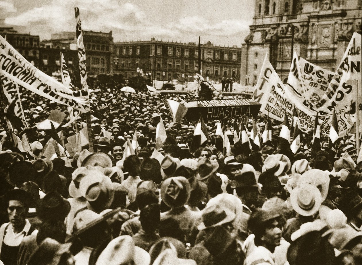 Väkijoukot Mexico Cityssä juhlivat öljyvarantojen kansallistamista maaliskuussa 1938 tekijältä Unbekannt Unbekannt