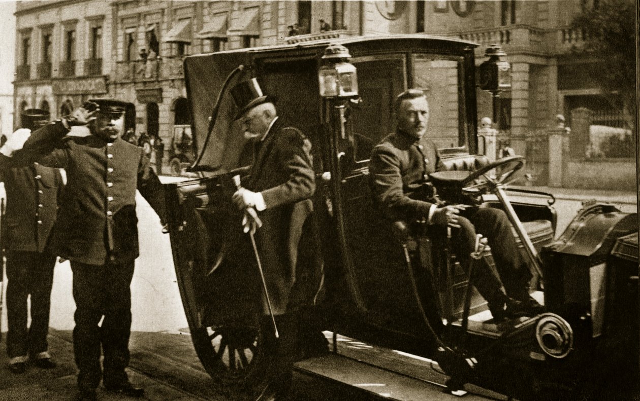Porfirio Diaz saapumassa palatsin toimistoihin, n. 1910 tekijältä Unbekannt Unbekannt