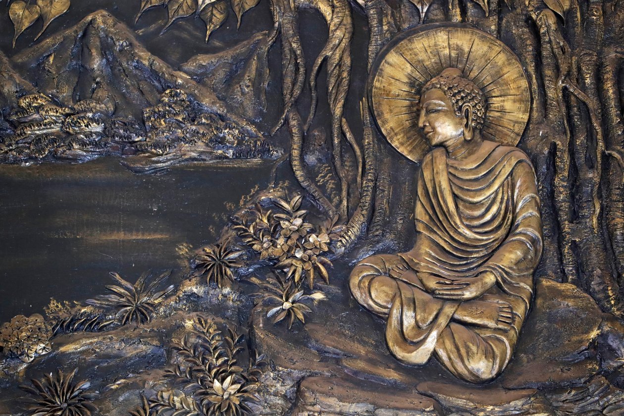 Tinh Xa Ngoc Tin buddhalainen temppeli, Shakyamuni Buddha istuu meditaatioasennossa Bodhi-puun alla, Dalat, Vietnam tekijältä Unbekannt Unbekannt