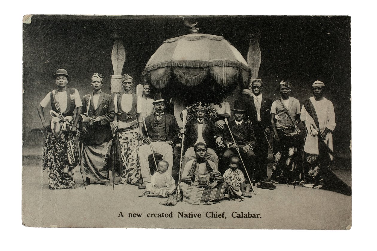 Uusi luotu syntyperäinen päällikkö, Calabar, Nigeria, n. 1910 (litho) tekijältä Unbekannt