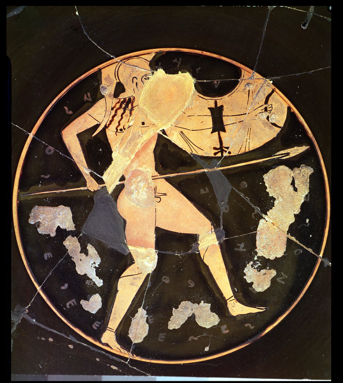 Ateenalainen punahahmo kylix, joka kuvaa kreikkalaista soturia, kreikkalaista (n. 500 eaa.) tekijältä Unbekannt
