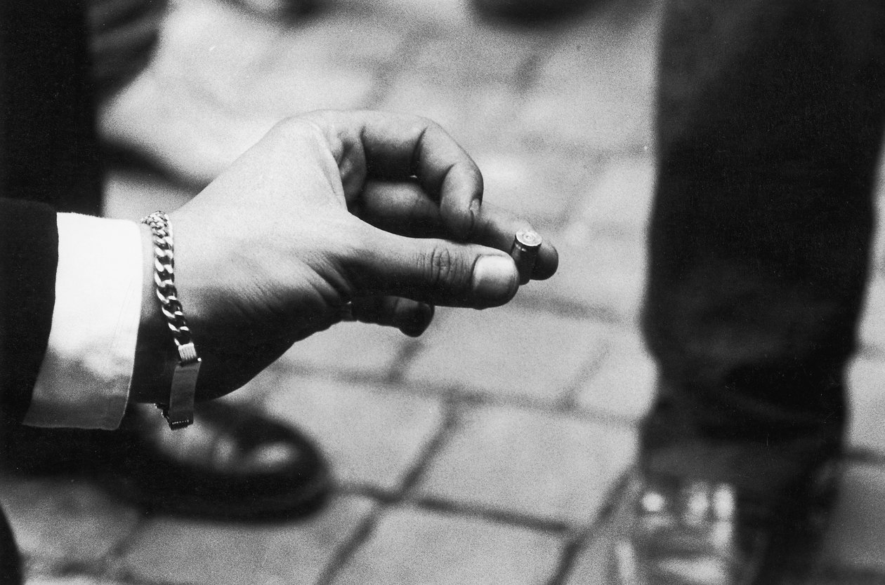 Yritys paavi Johannes Paavali II:ta (Karol Wojtyla 1920-2005) vastaan: paaviin osuneen luodin ensimmäinen kerros tekijältä Unbekannt