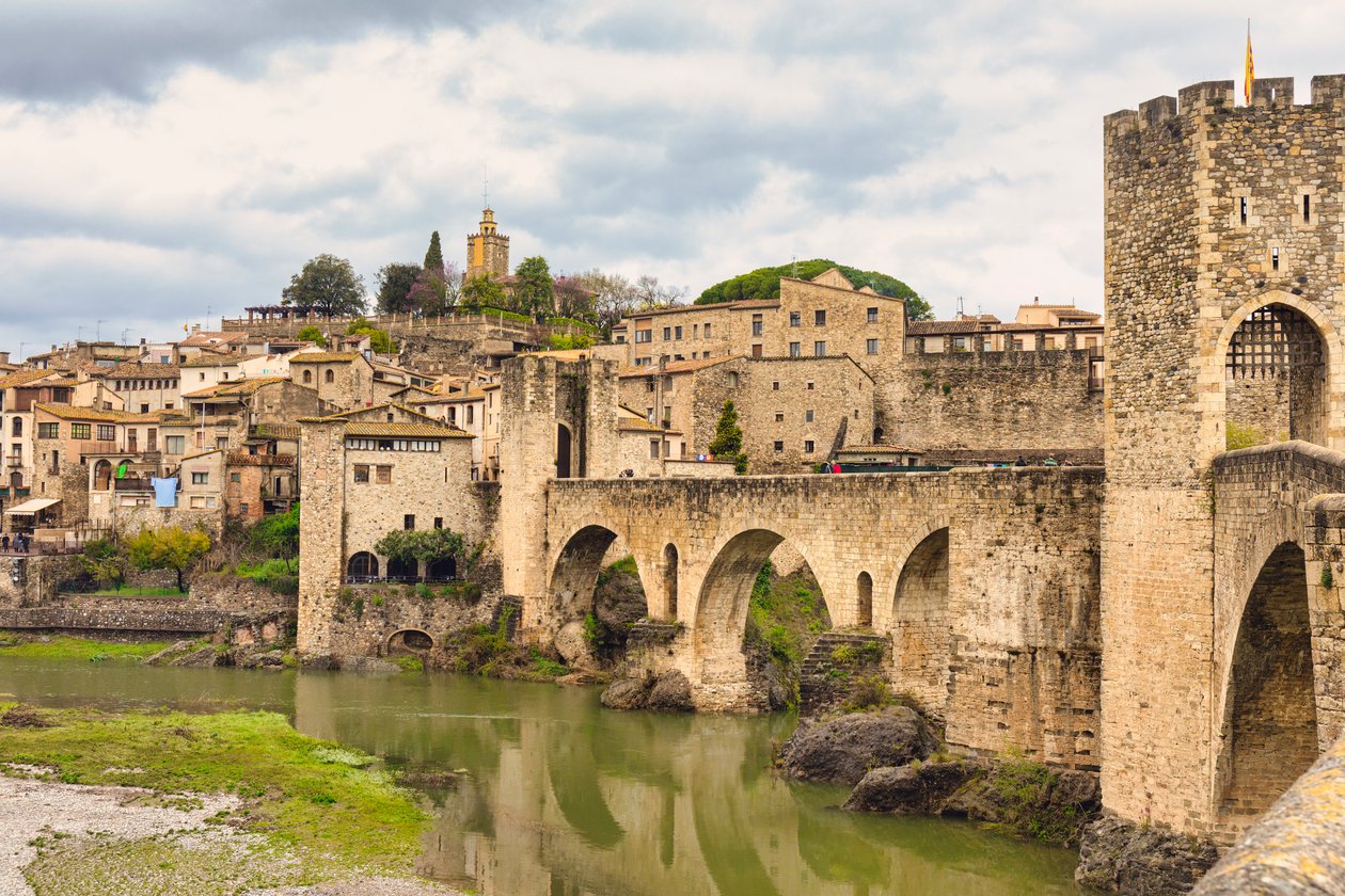 Besalu, Gironan maakunta, Katalonia, Espanja, 2018 (kuva) tekijältä Unbekannter Künstler