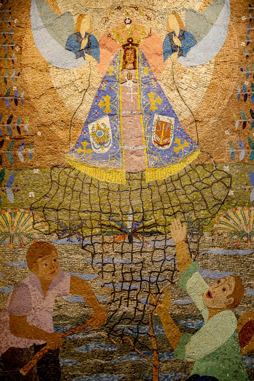Brasilialainen mosaiikki Marian ilmestyksen roomalaiskatolisessa basilikassa, Nasaretissa, Galileassa, Israelissa. Yksityiskohta.   (kuva) tekijältä Unbekannt