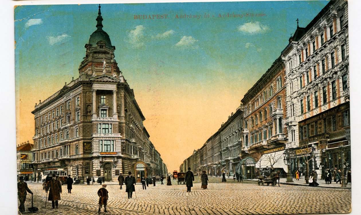 Budapest - Andrassy Avenue tekijältä Unbekannter Künstler