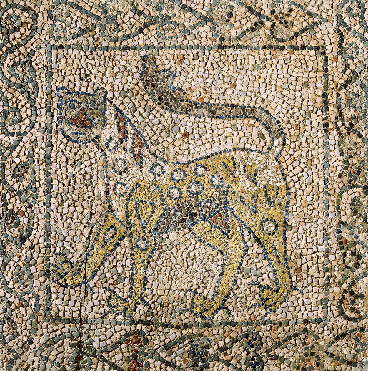 Pyhän Johanneksen evankelistan kirkko, neljäs ristiretki, täplikäs pantteria edustavat mosaiikkilattiat, Ravenna, Emilia-Romagna, Italia tekijältä William M. Timlin
