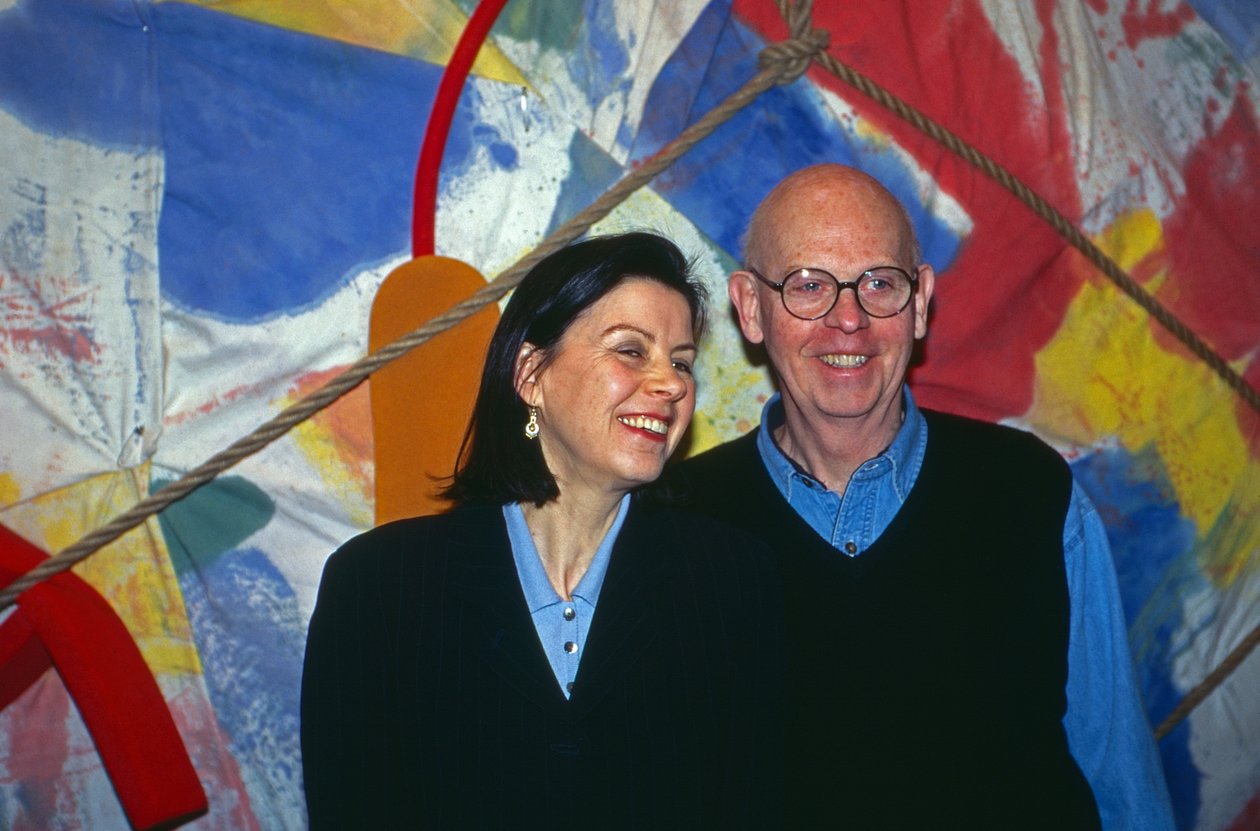 Claes Oldenburg, ruotsalainen poptaiteilija vaimonsa Coosje van Bruggenin kanssa Bonnissa, Saksassa 1996 tekijältä Unbekannter Künstler