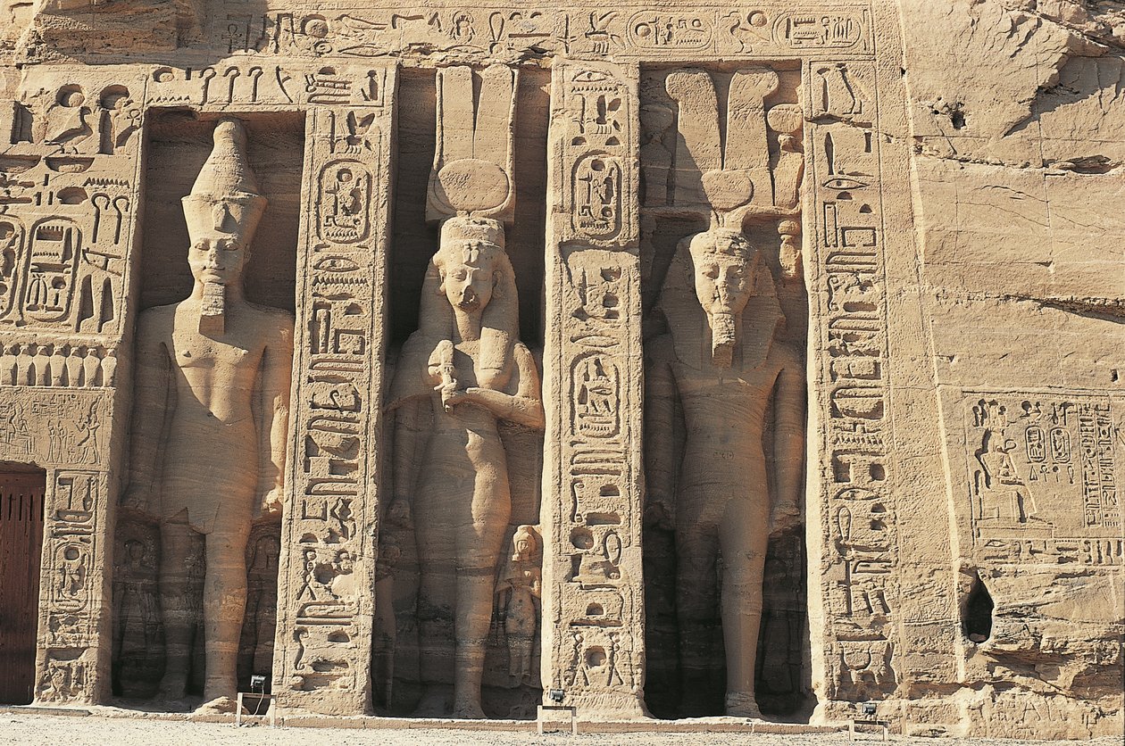 Egypti. Nubian muistomerkit Abu Simbelissä (UNESCOn maailmanperintöluettelo). tekijältä William M. Timlin