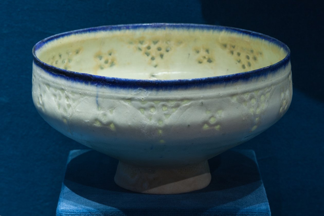 Footed Bowl, luultavasti Kashan, Seljuq Period tekijältä Unbekannt