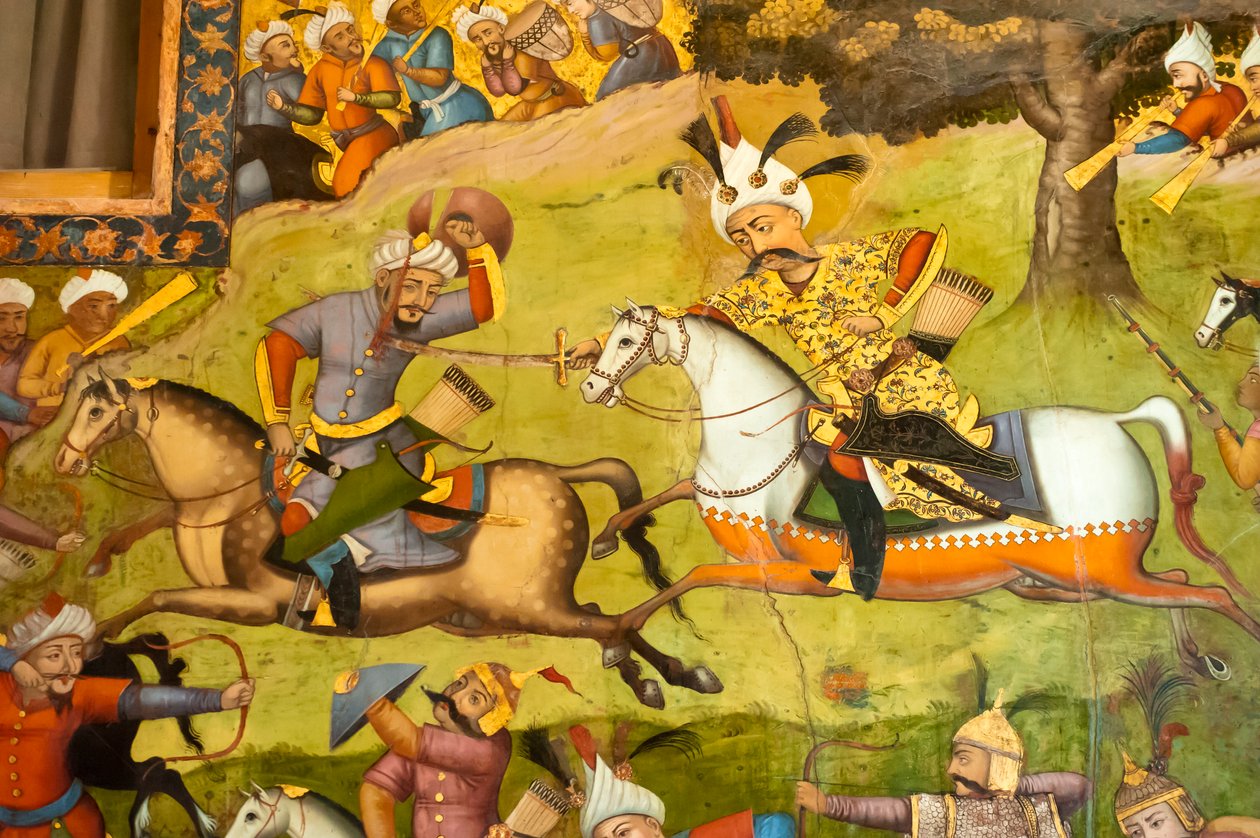 Fresko; Shah Ismail valkoisella hevosella Taher Abadin taistelussa; 1510; uzbekkeja vastaan Mervissä; Chehel Sotoun; Neljänkymmenen pilarin palatsi; Isfahan; Iran; Aasia tekijältä Unbekannt