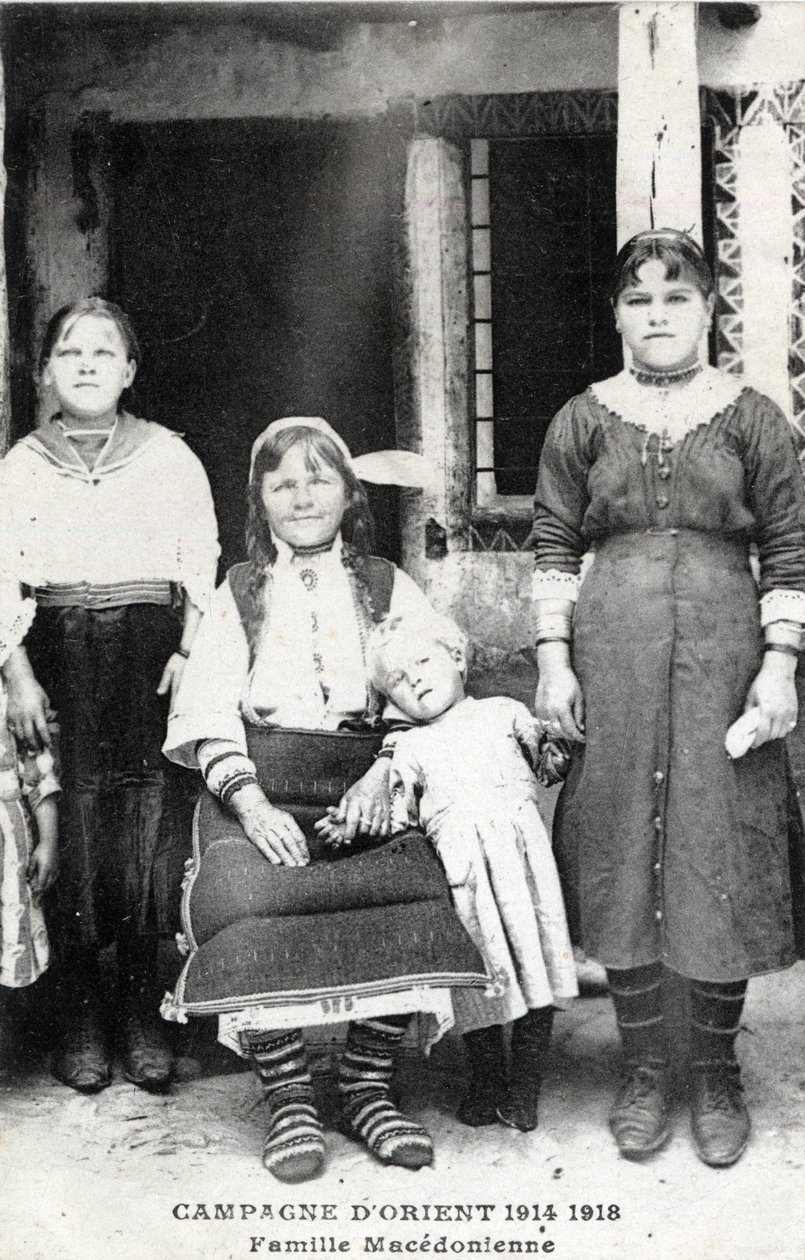 Kreikka, Makedoina: muotokuva makedonialaisperheestä - Postikortti 1914-1918 tekijältä William M. Timlin